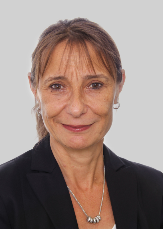 Yvonne Kombol
